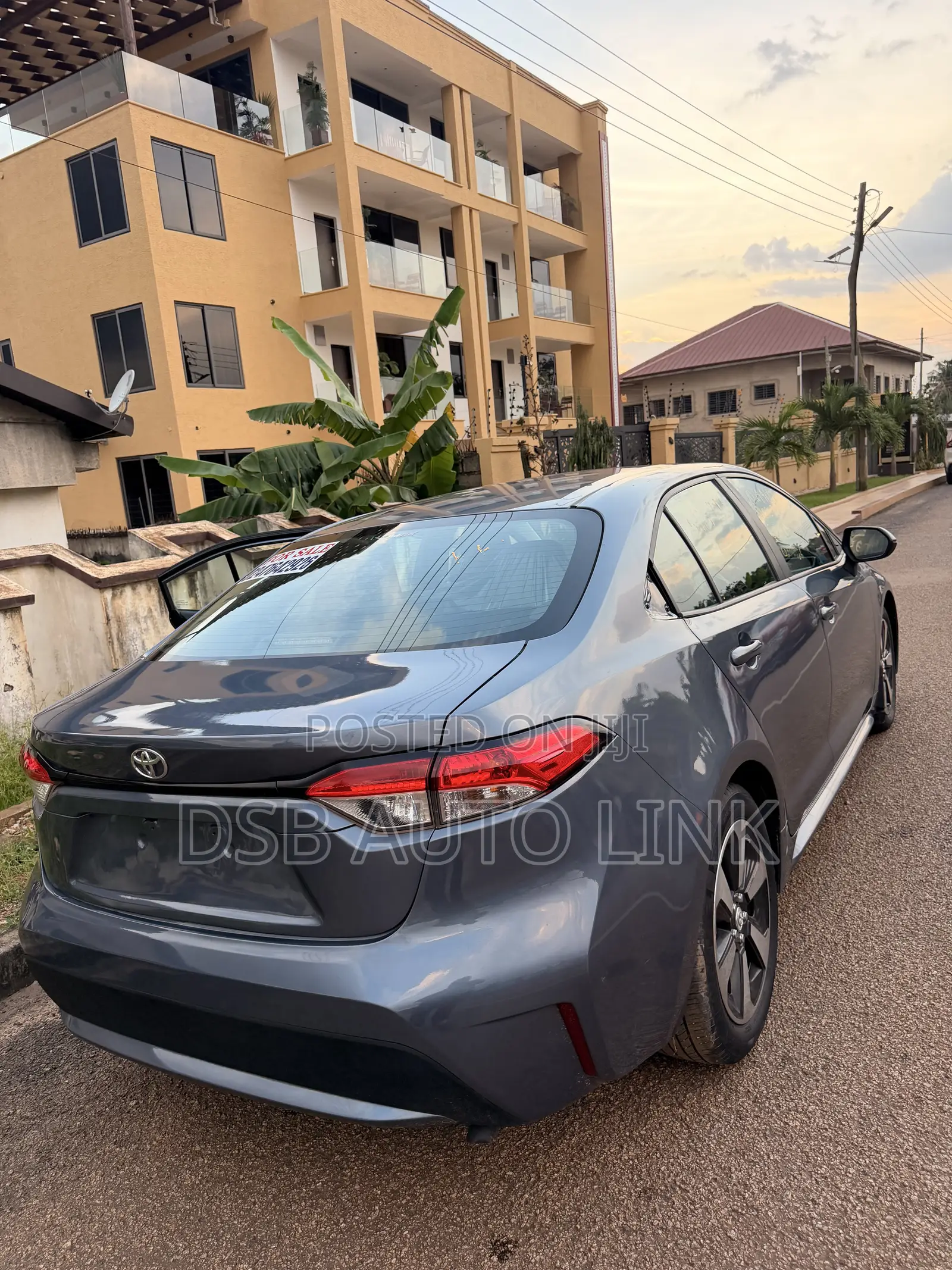Toyota Corolla LE 2020 Blue
