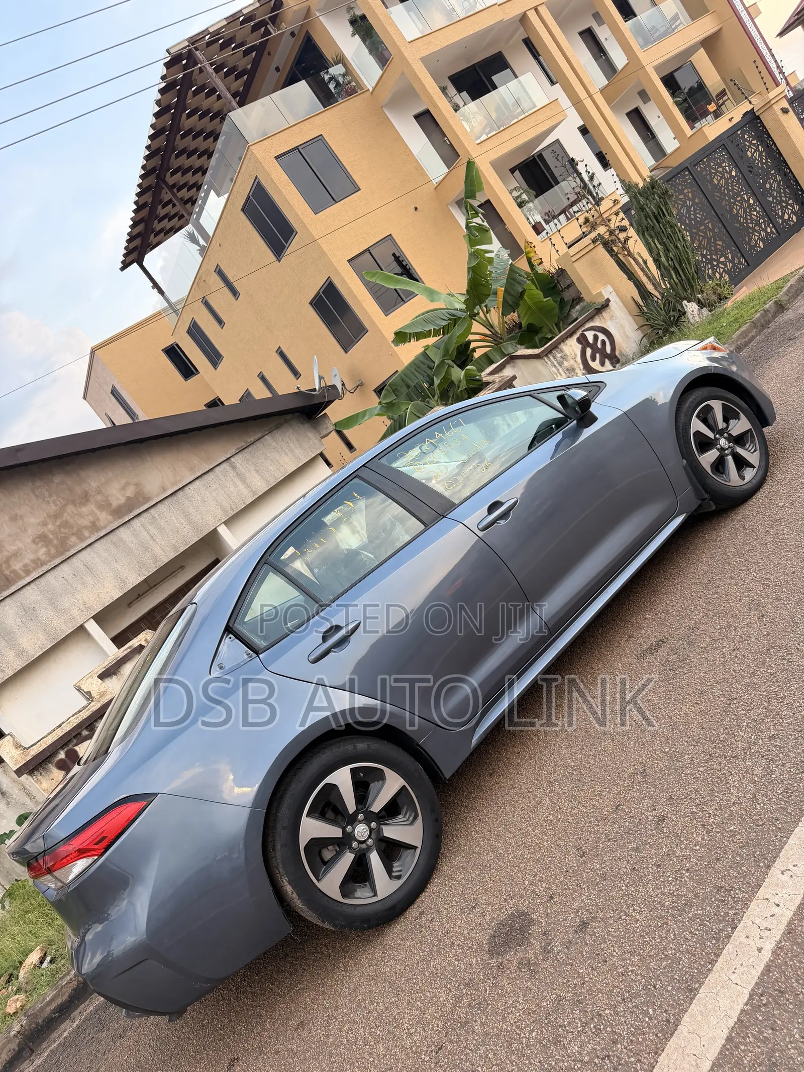 Toyota Corolla LE 2020 Blue