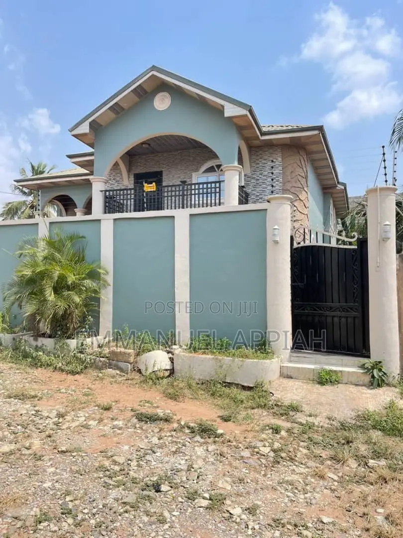 4bdrm House in Kwabenya, Accra Metropolitan for sale
