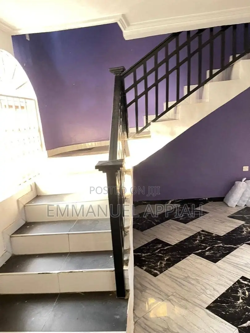 4bdrm House in Kwabenya, Accra Metropolitan for sale
