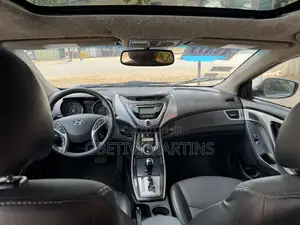Hyundai Elantra 2013 White