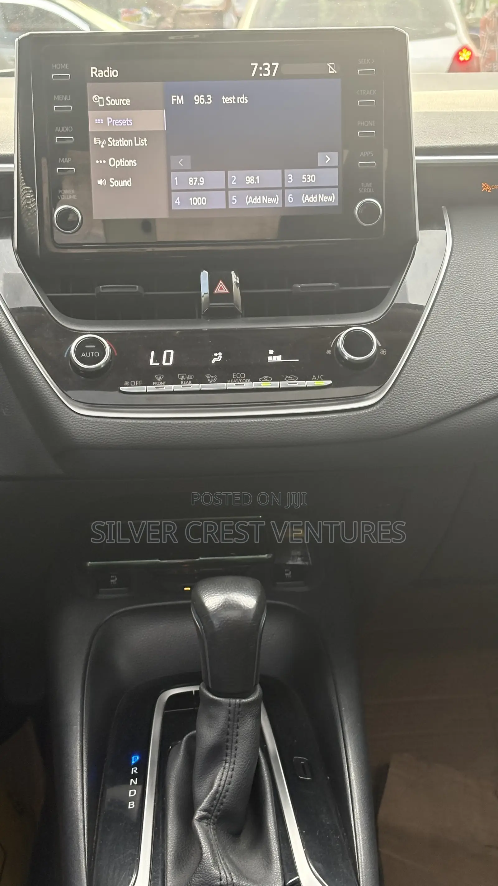 Toyota Corolla LE 2020 White