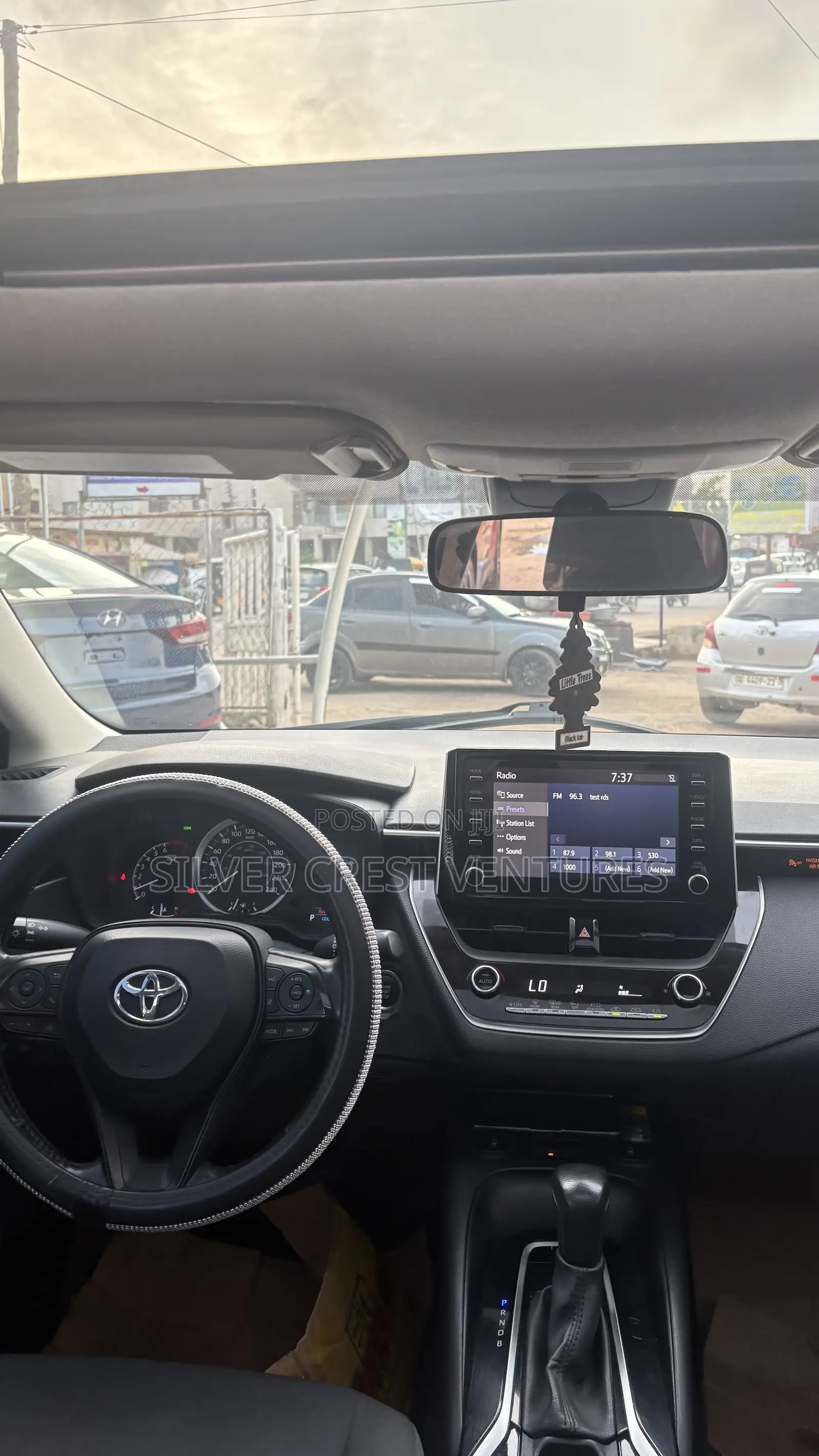 Toyota Corolla LE 2020 White