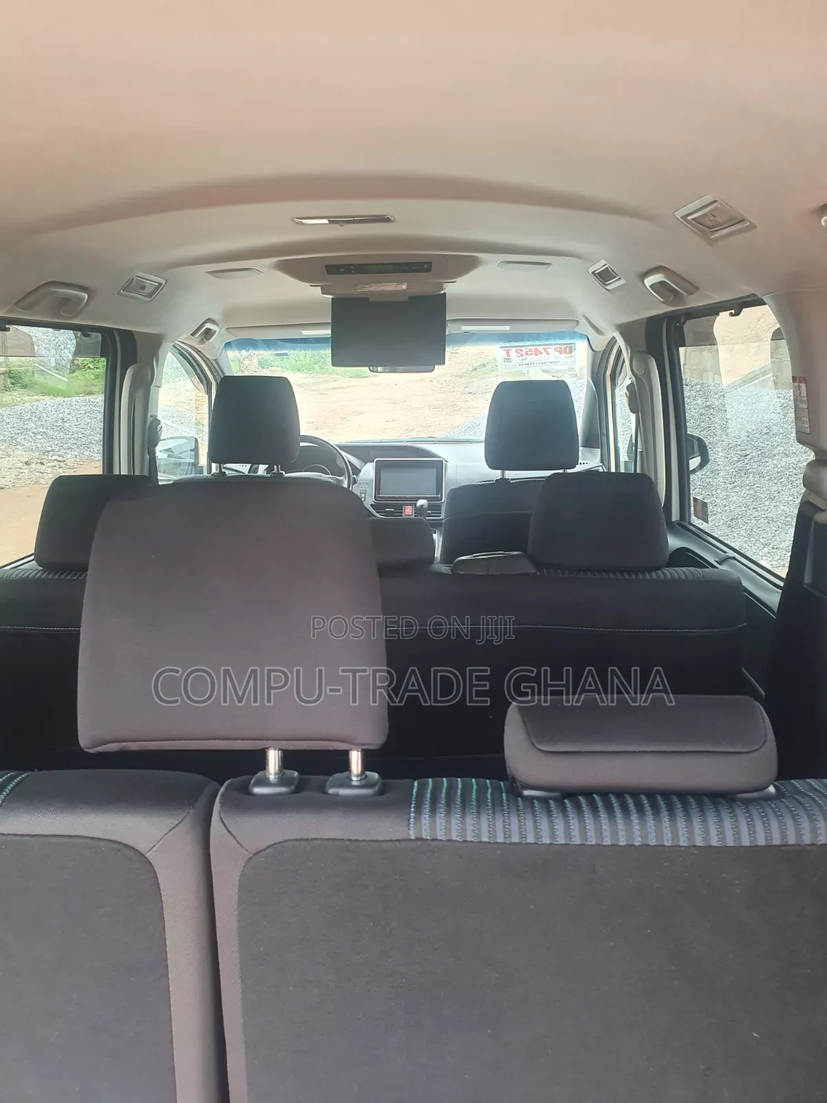 Toyota HiAce 2015 White