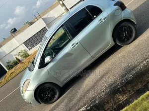 Toyota Vitz 2010 Silver
