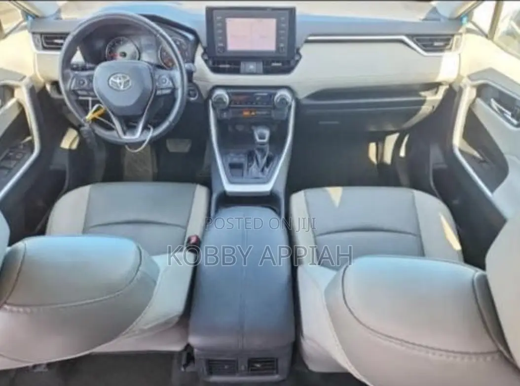 Toyota RAV4 XLE Premium FWD 2019 Blue