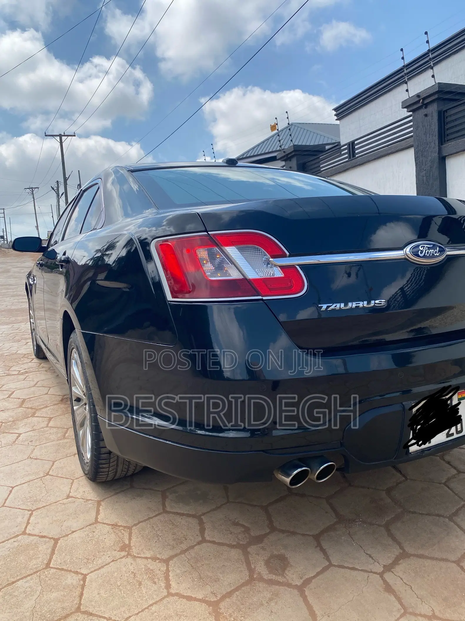 Ford Taurus 2010 Black
