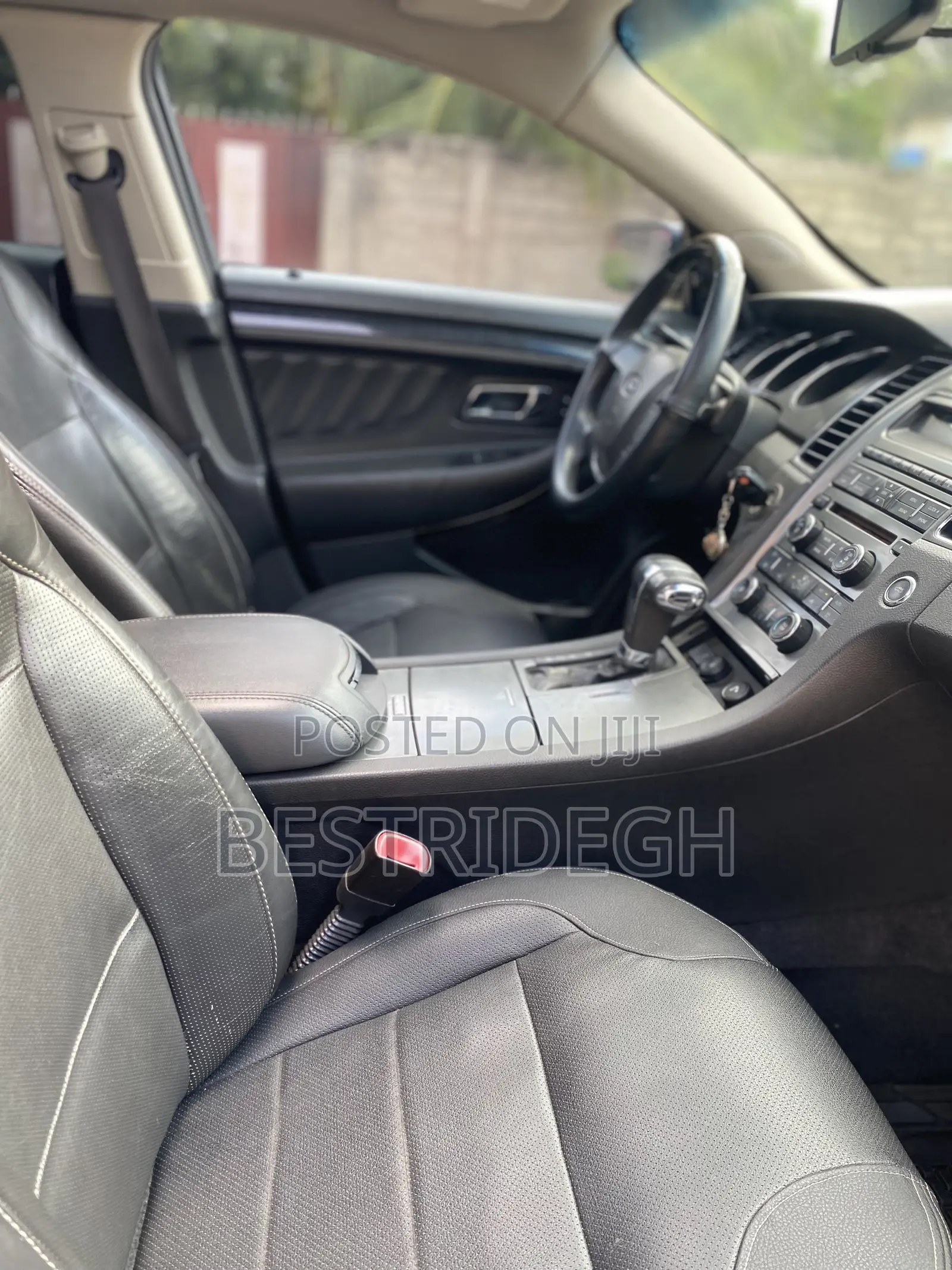 Ford Taurus 2010 Black