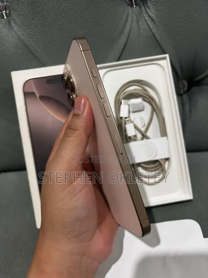 New Apple iPhone 16 Pro Max 256 GB Gold