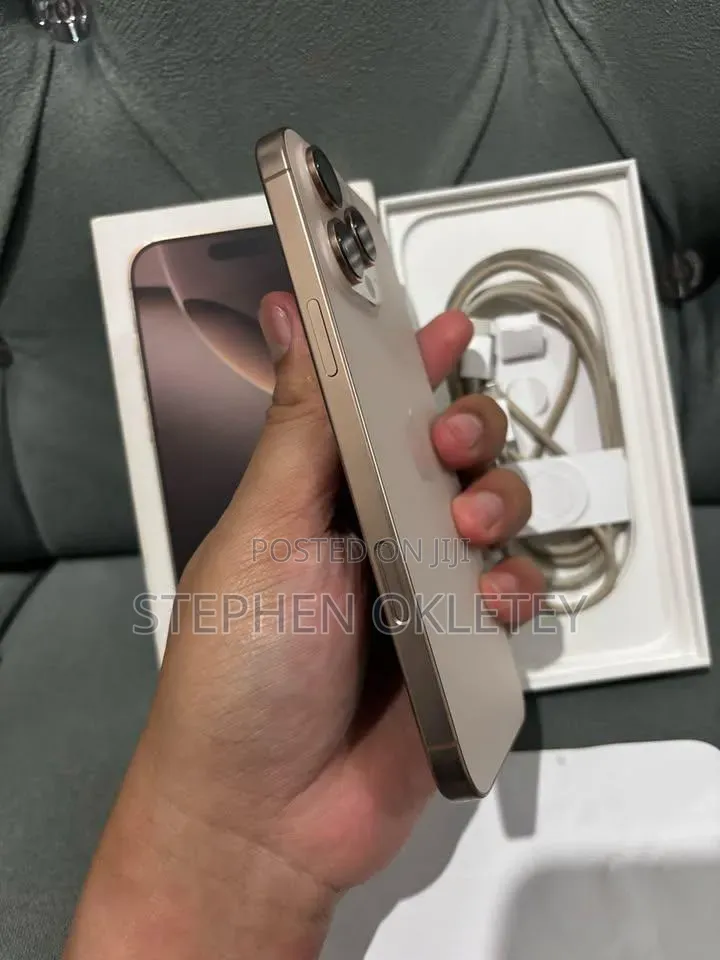 New Apple iPhone 16 Pro Max 256 GB Gold