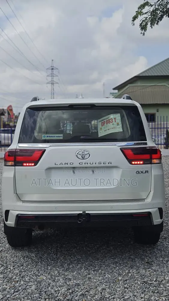 Toyota Land Cruiser 2023 White