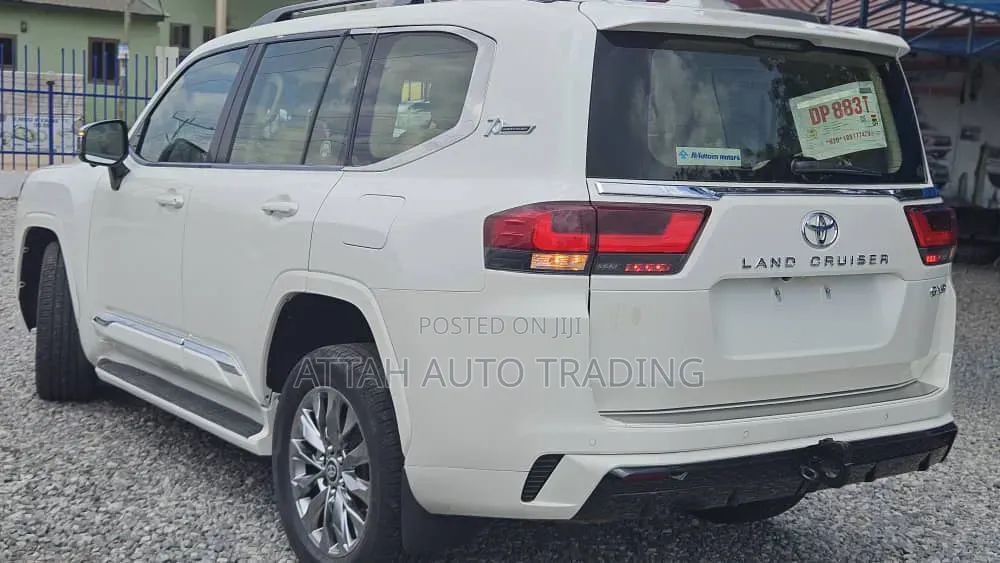 Toyota Land Cruiser 2023 White