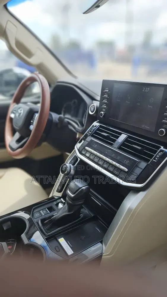 Toyota Land Cruiser 2023 White