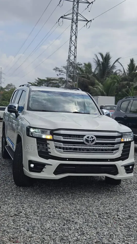 Toyota Land Cruiser 2023 White