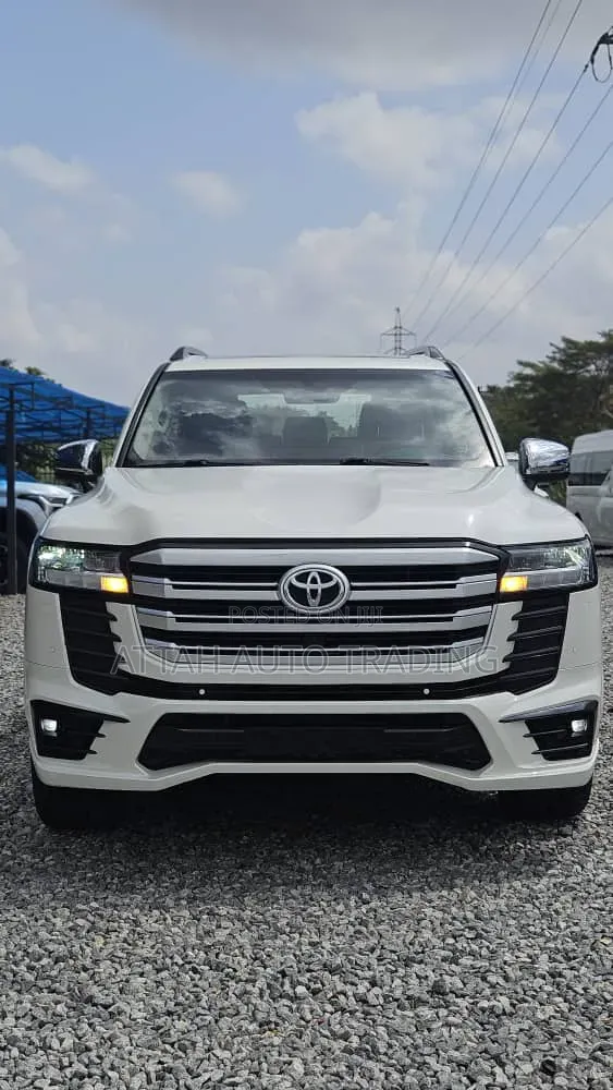Toyota Land Cruiser 2023 White