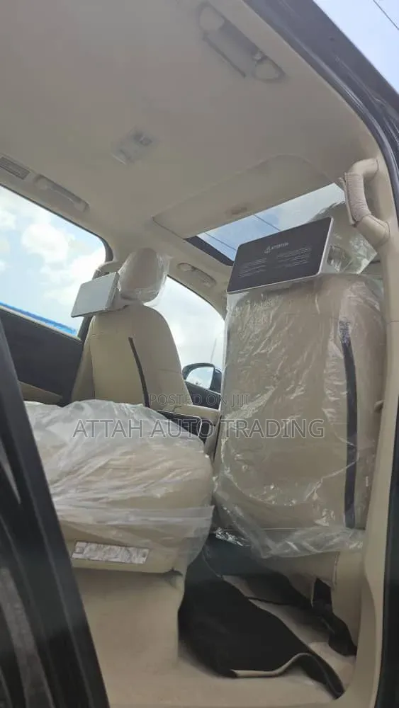 Toyota Land Cruiser 2023 White