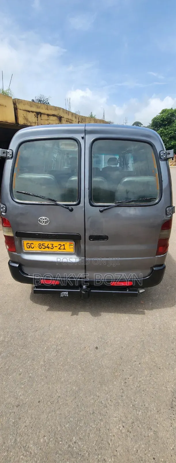 Toyota HiAce 2013 Black