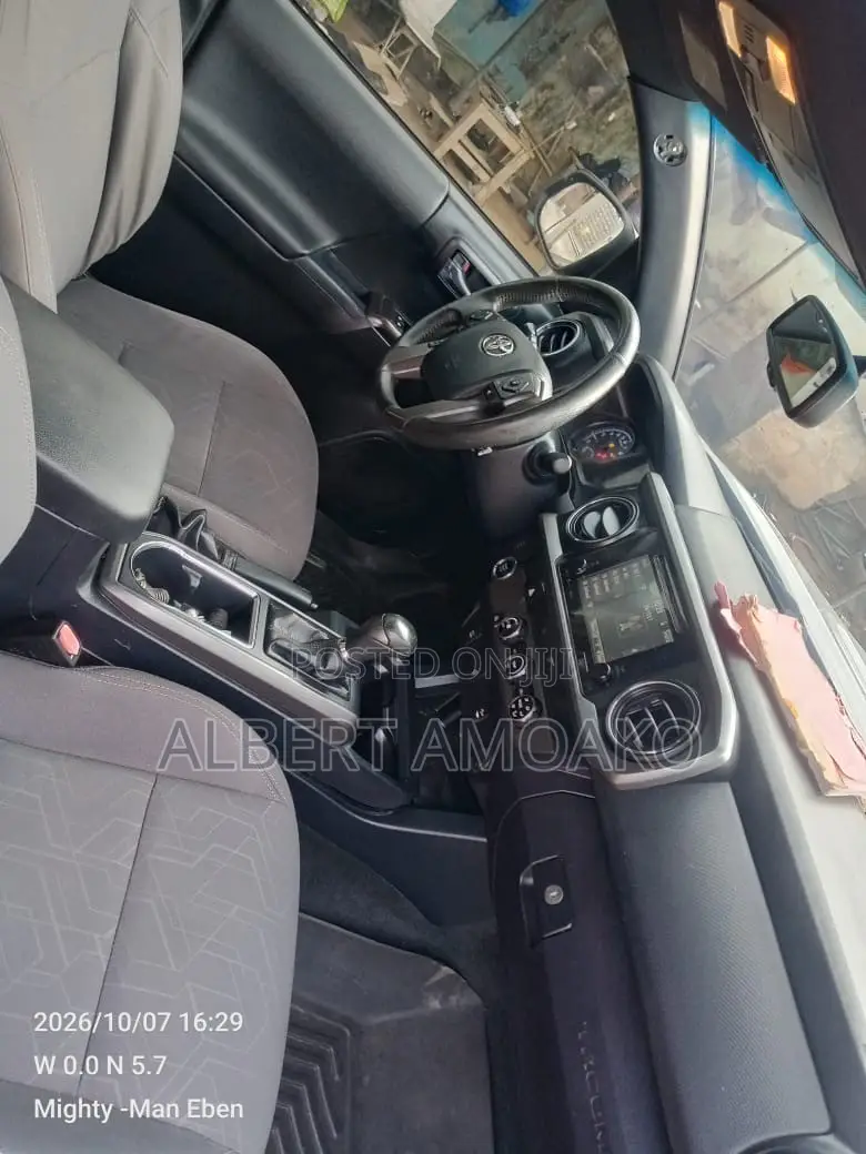 Toyota Tacoma 4dr Double Cab 2016 Silver
