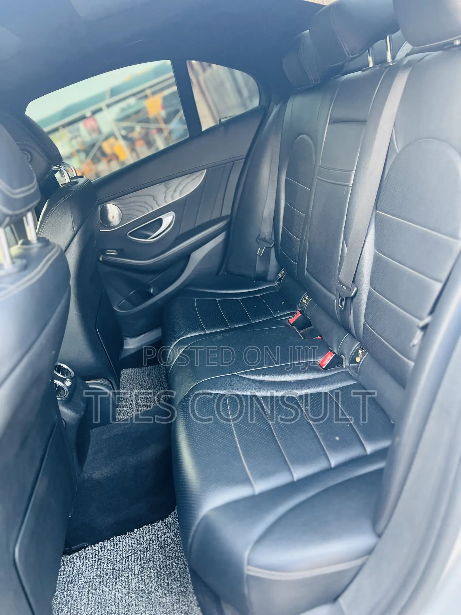 Mercedes-Benz C300 2017 Silver