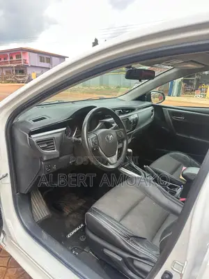 Toyota Corolla S 4dr Sedan (1.8L 4cyl CVT) 2016 White