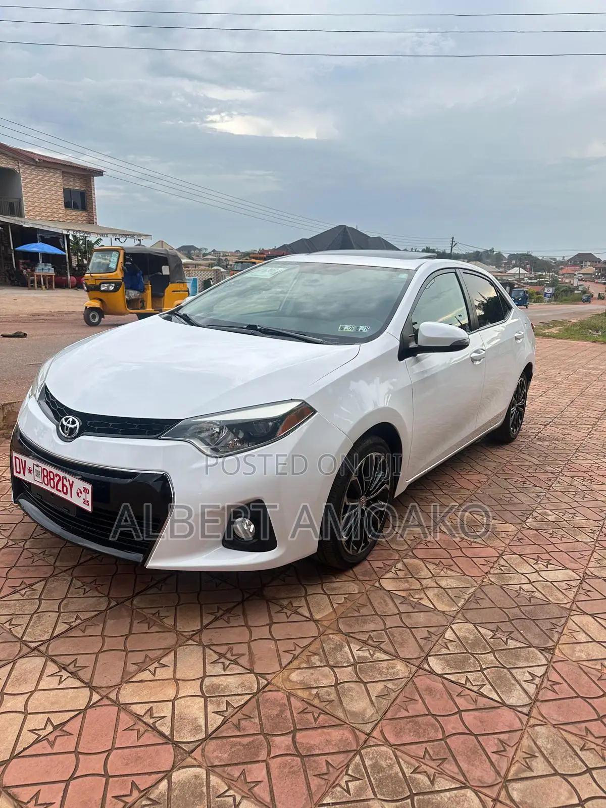 Toyota Corolla S 4dr Sedan (1.8L 4cyl CVT) 2016 White
