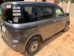 Toyota Sienta 1.5 AWD 2012 Gray
