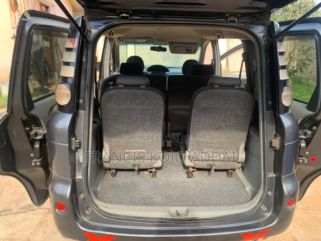 Toyota Sienta 1.5 AWD 2012 Gray