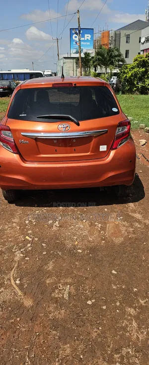 Toyota Vitz 2016 Brown