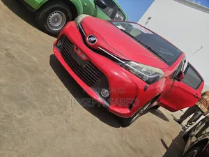 Toyota Vitz 1.3 AWD 5dr 2015 Red