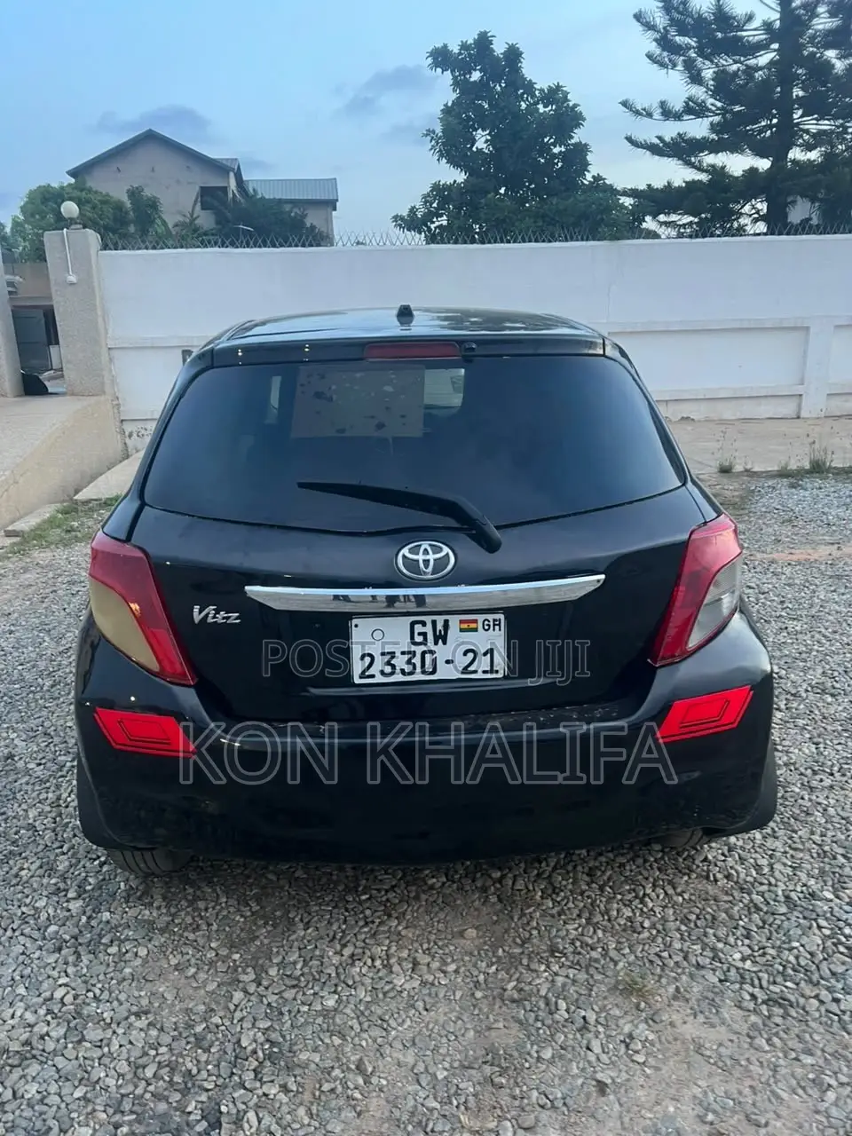 Toyota Vitz 1.3 FWD 5dr 2012 Black