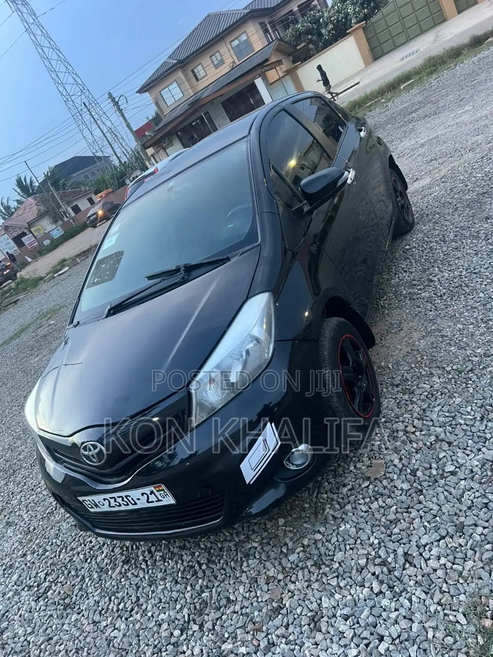 Toyota Vitz 1.3 FWD 5dr 2012 Black