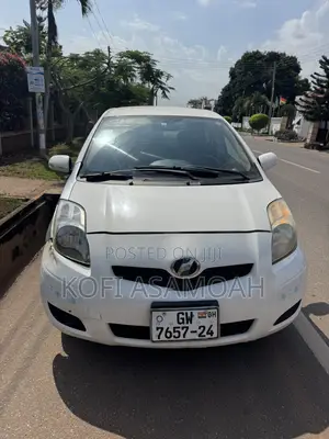 Toyota Vitz 1.3 AWD 3dr 2010 White
