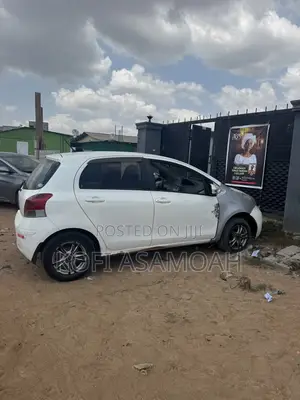 Toyota Vitz 1.3 AWD 3dr 2010 White