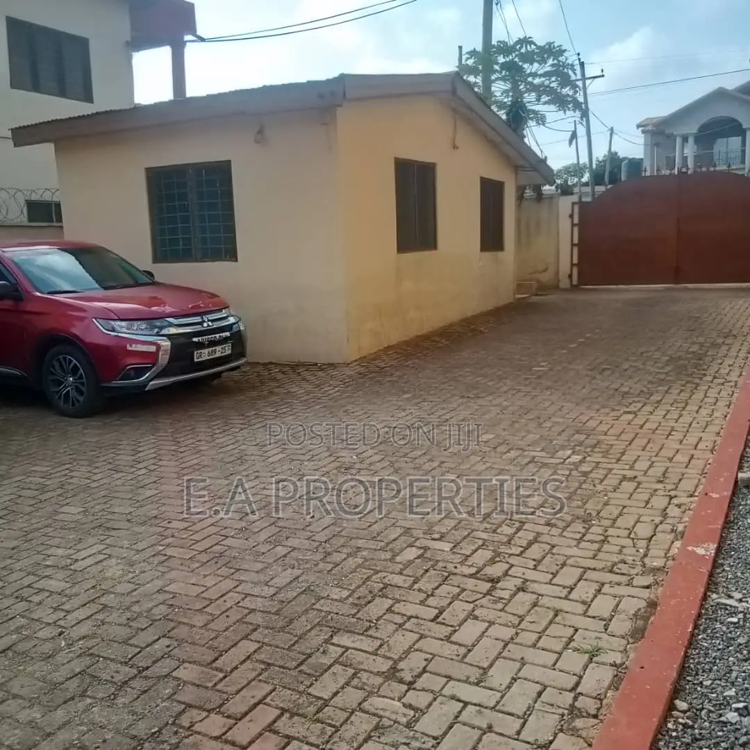 2bdrm Apartment in E A Properties, SSNIT Flats for rent