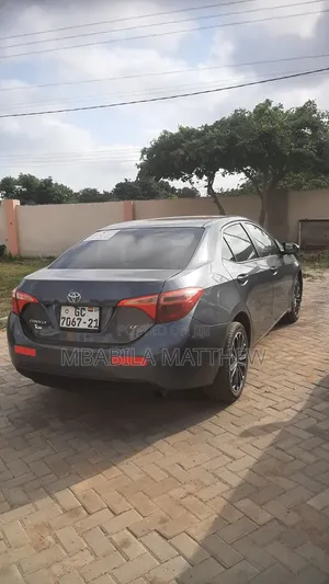 Toyota Corolla 2017 Gray