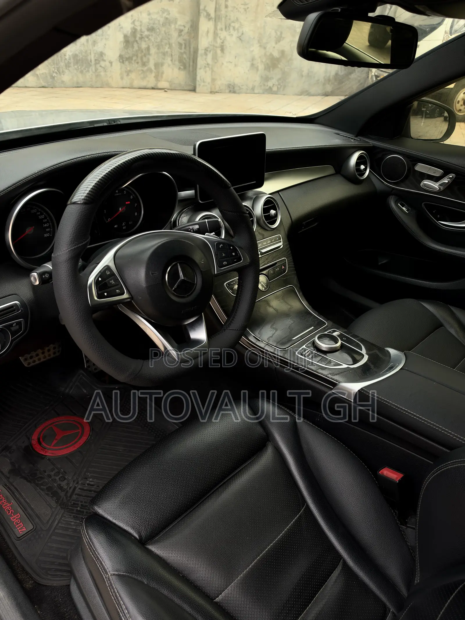 Mercedes-Benz C300 2017 Silver