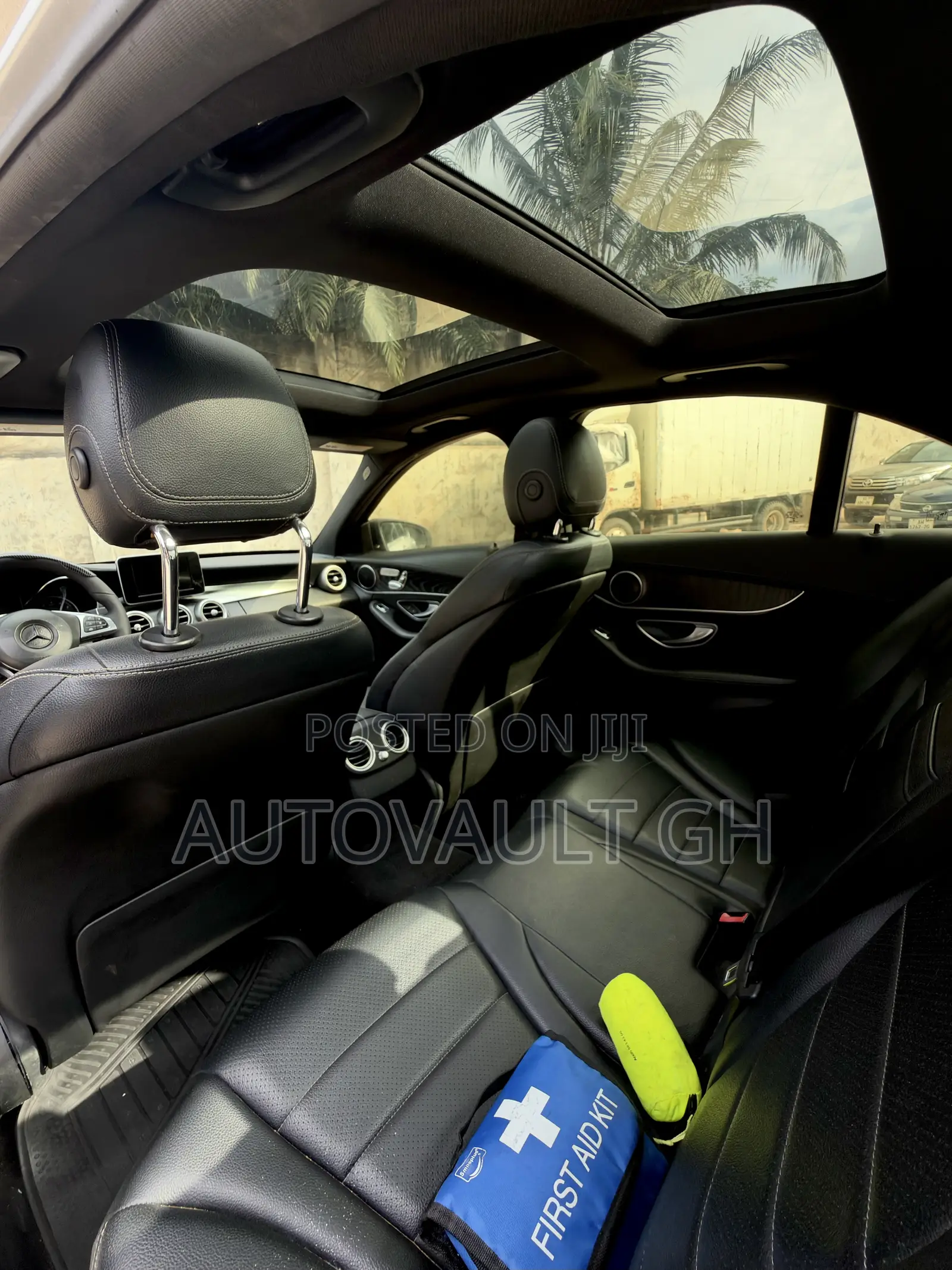 Mercedes-Benz C300 2017 Silver