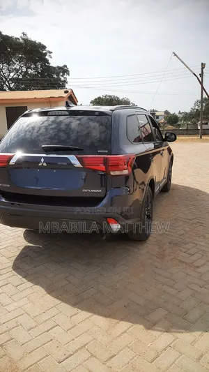 Mitsubishi Outlander 2019 Blue
