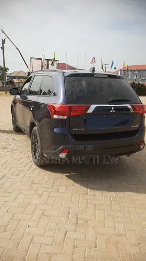 Mitsubishi Outlander 2019 Blue