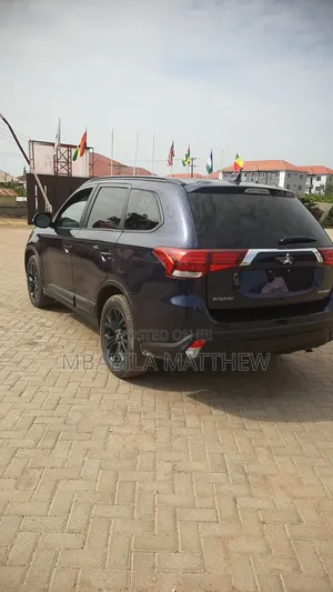 Mitsubishi Outlander 2019 Blue