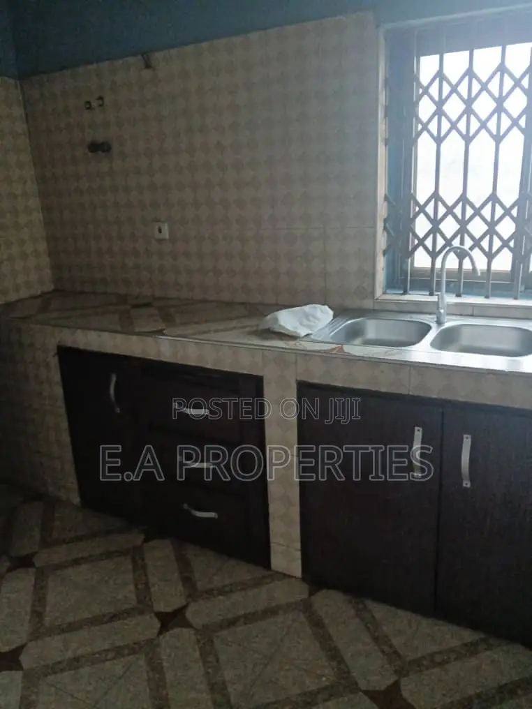 2bdrm Apartment in E A Properties, Frafraha for rent