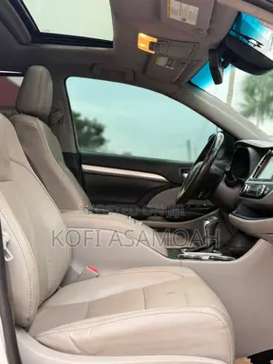 Toyota Highlander LE 2019 White