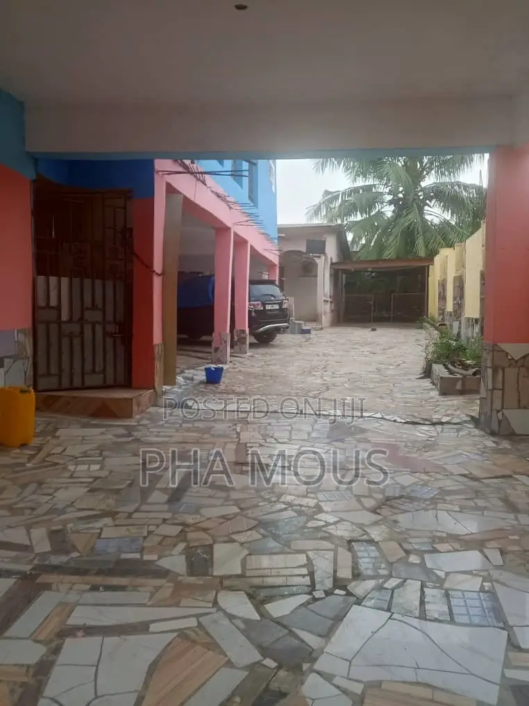 12bdrm House in Ablekuma for sale