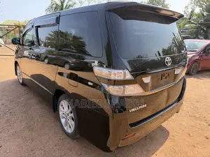 Toyota Vellfire Z 2.4 FWD 8-Seater 2011 Black