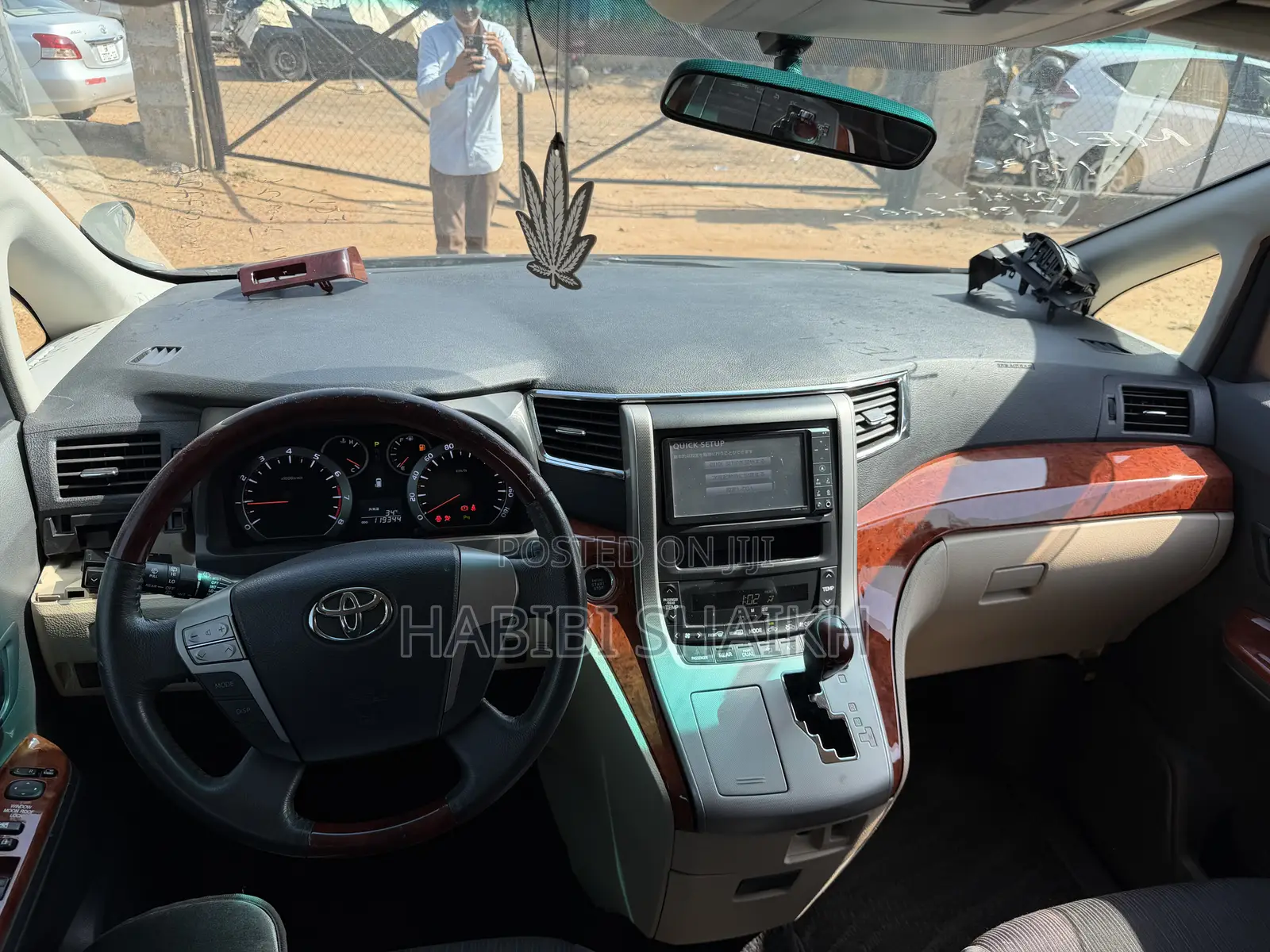 Toyota Vellfire Z 2.4 FWD 8-Seater 2011 Black