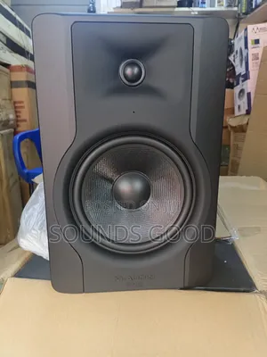 BX8 Studio Monitor