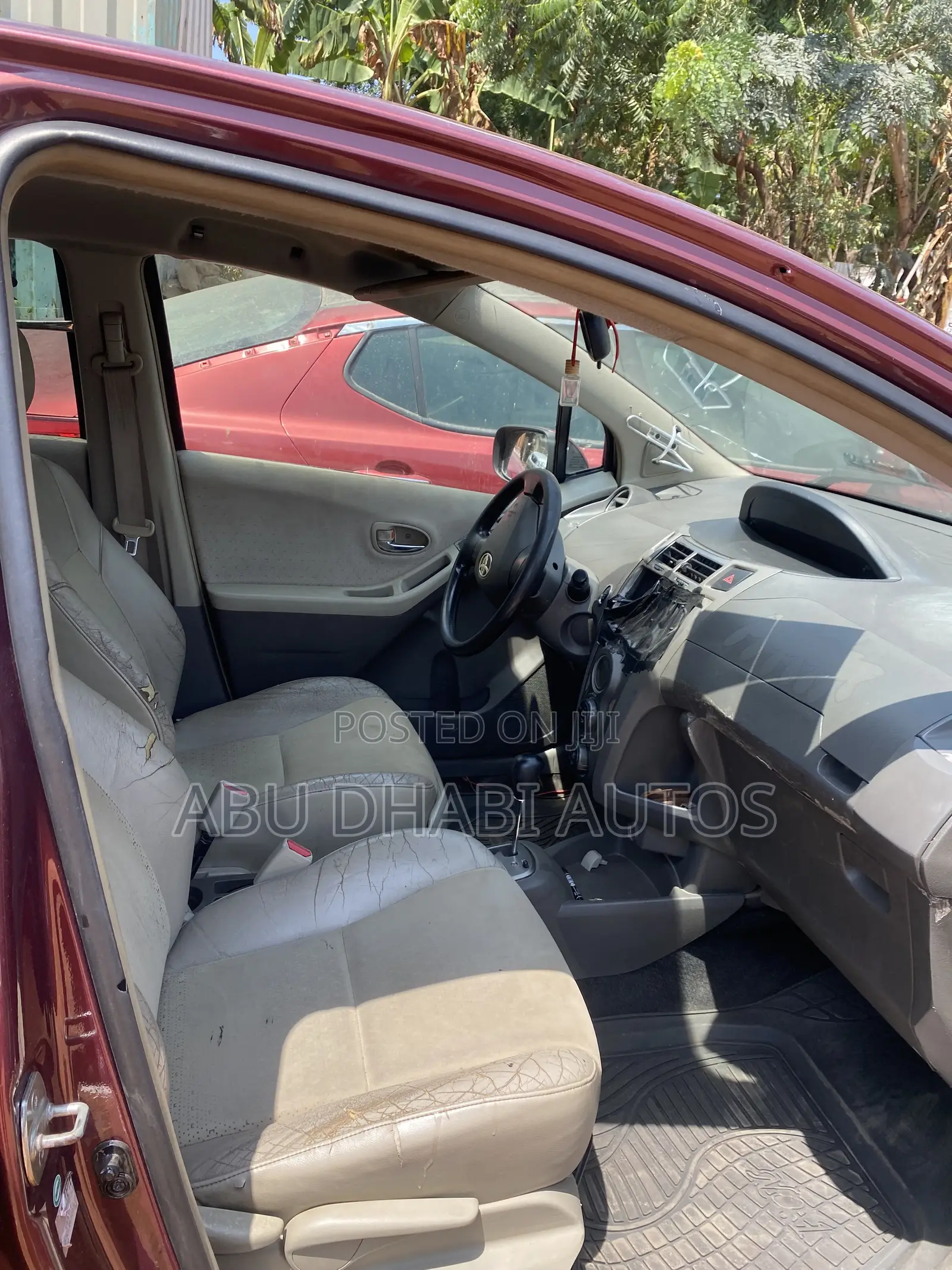 Toyota Vitz 1.3 AWD 5dr 2010 Brown