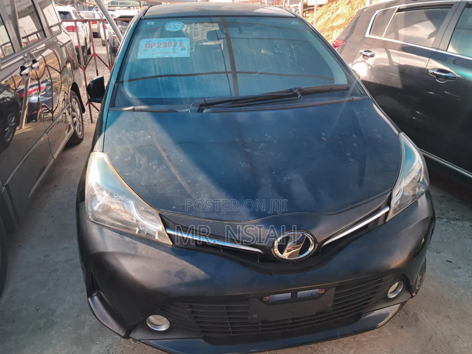 Toyota Vitz 1.3 AWD 5dr 2015 Black