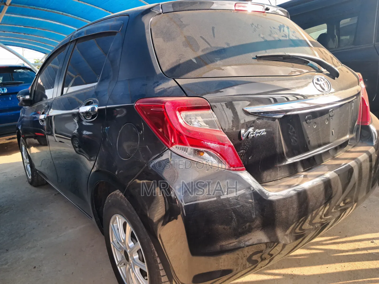 Toyota Vitz 1.3 AWD 5dr 2015 Black