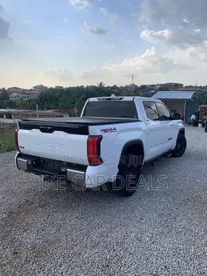 Toyota Tundra Limited CrewMax 5.5' Bed 2024 White